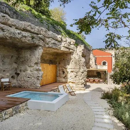 Petra - Isulatravel Modica