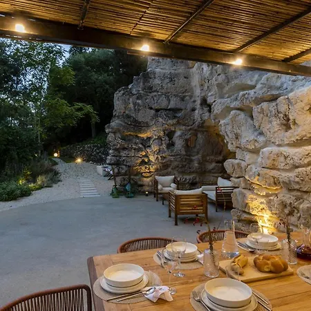 Petra - Isulatravel Villa