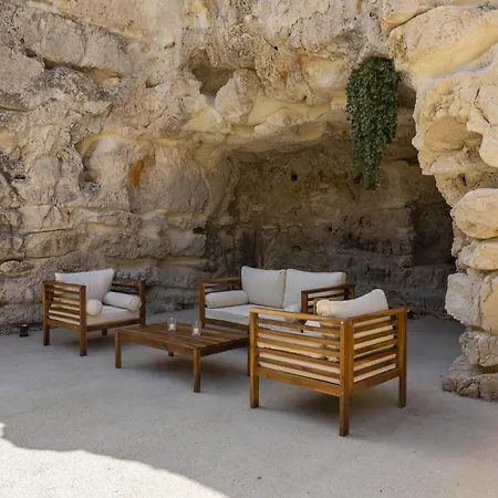 Petra - Isulatravel * Modica